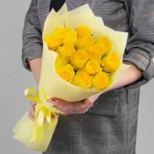 К чему дарят желтые розы: миф и реальность